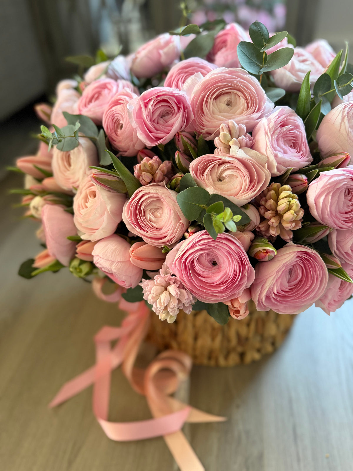 ITALIAN RANUNCULUS BASKET - 7 Days Preorder Only