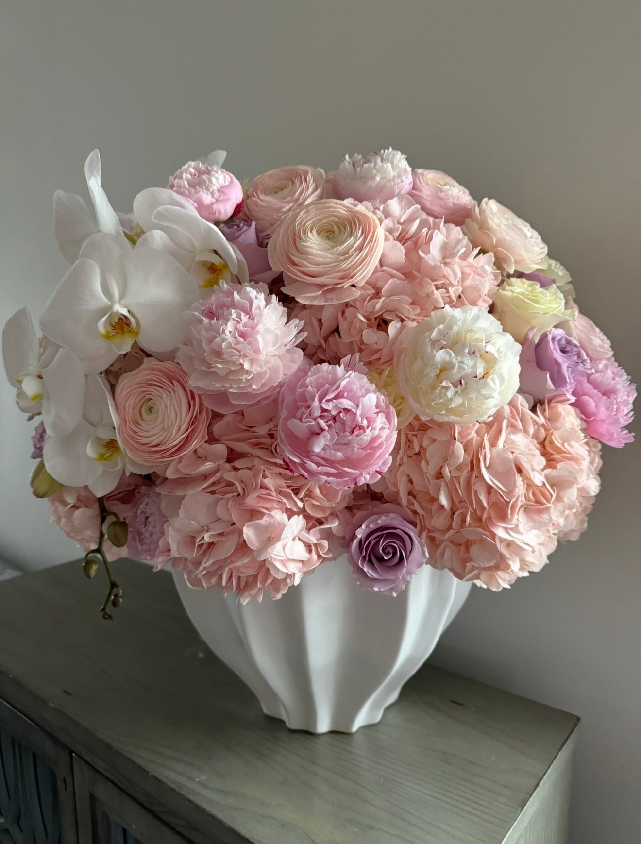 CUSTOM VASE ARRANGEMENT - ROUND
