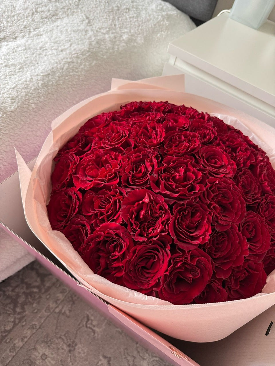 GARDEN ROSES RED HEARTS