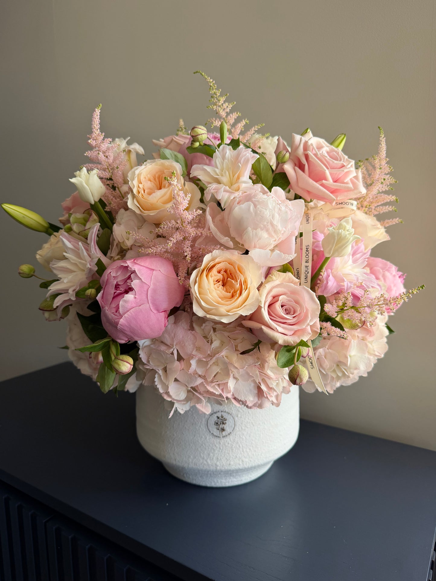 CUSTOM VASE ARRANGEMENT - ROUND