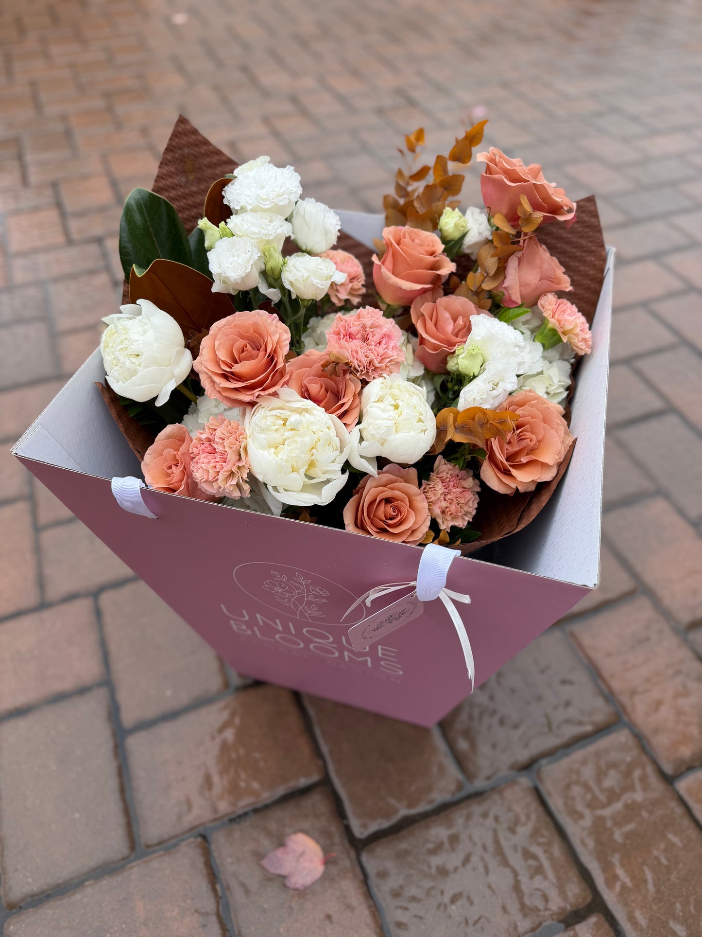 CUSTOM BOUQUET - ASYMMETRIC