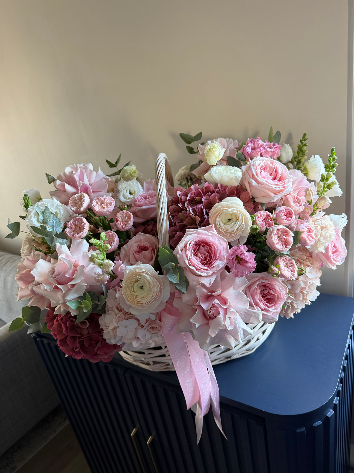 CUSTOM WHITE BASKET - ASYMMETRIC